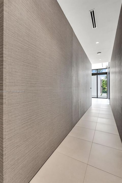For Sale: $6,495,000 (6 beds, 6 baths, 5349 Square Feet)