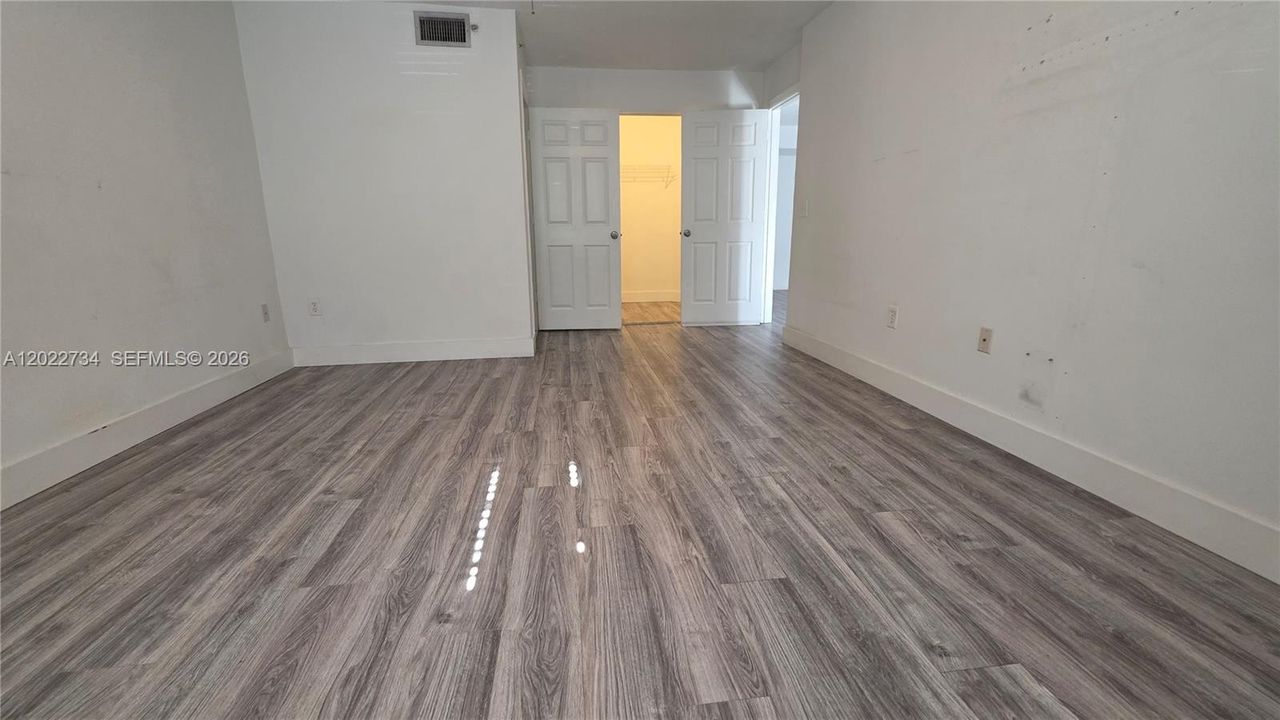 For Rent: $2,350 (2 beds, 2 baths, 1246 Square Feet)