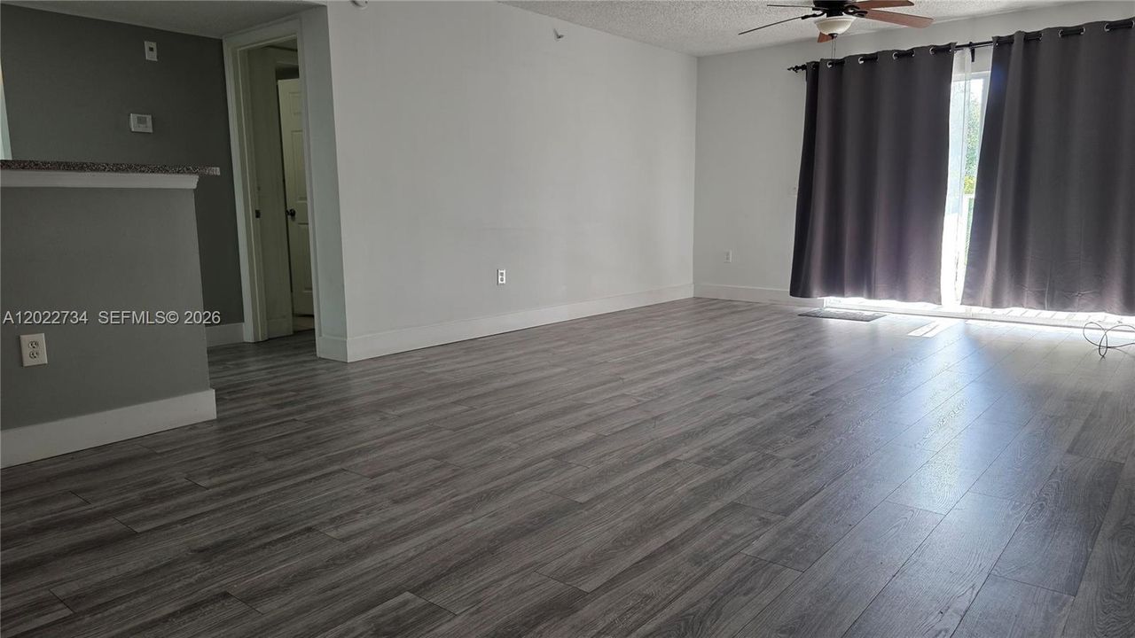 For Rent: $2,350 (2 beds, 2 baths, 1246 Square Feet)