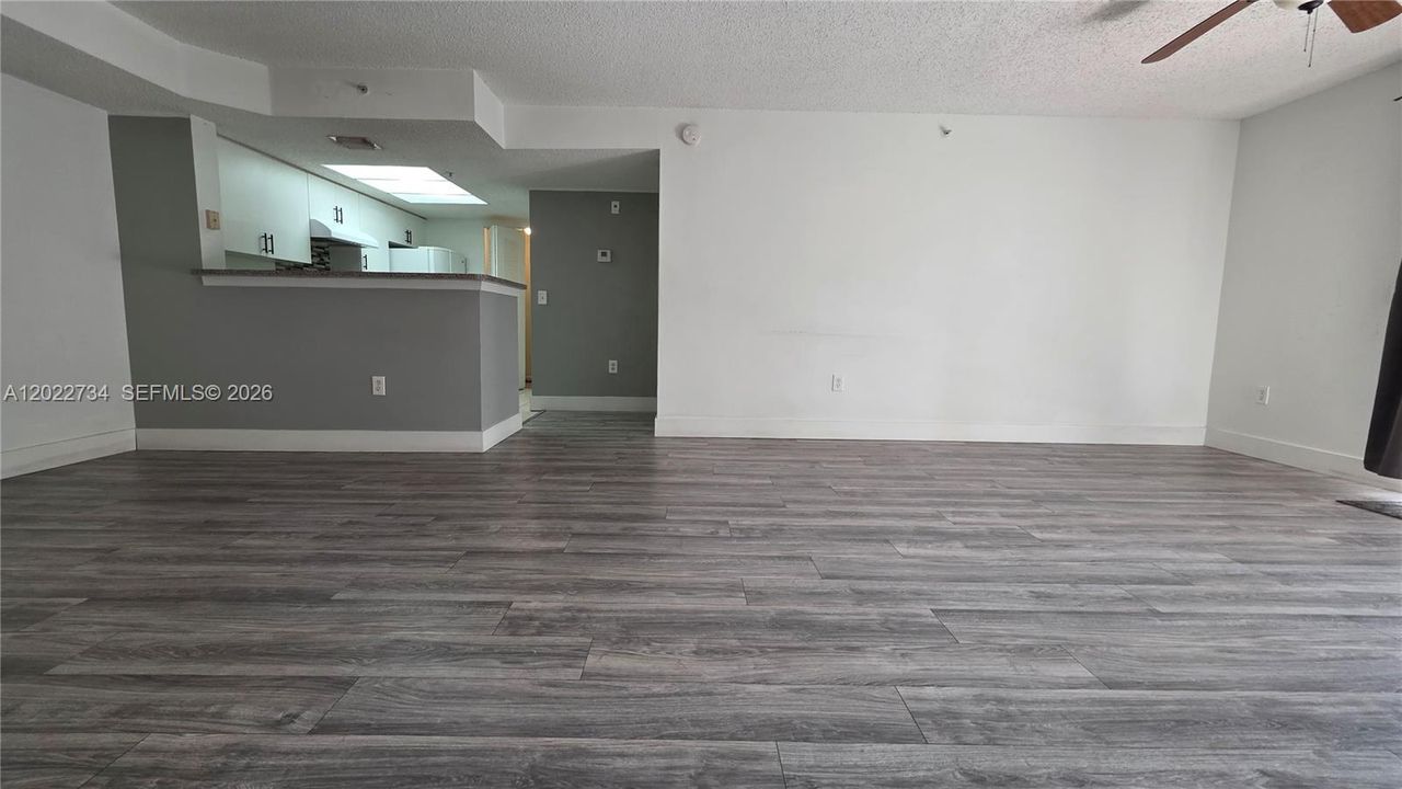For Rent: $2,350 (2 beds, 2 baths, 1246 Square Feet)