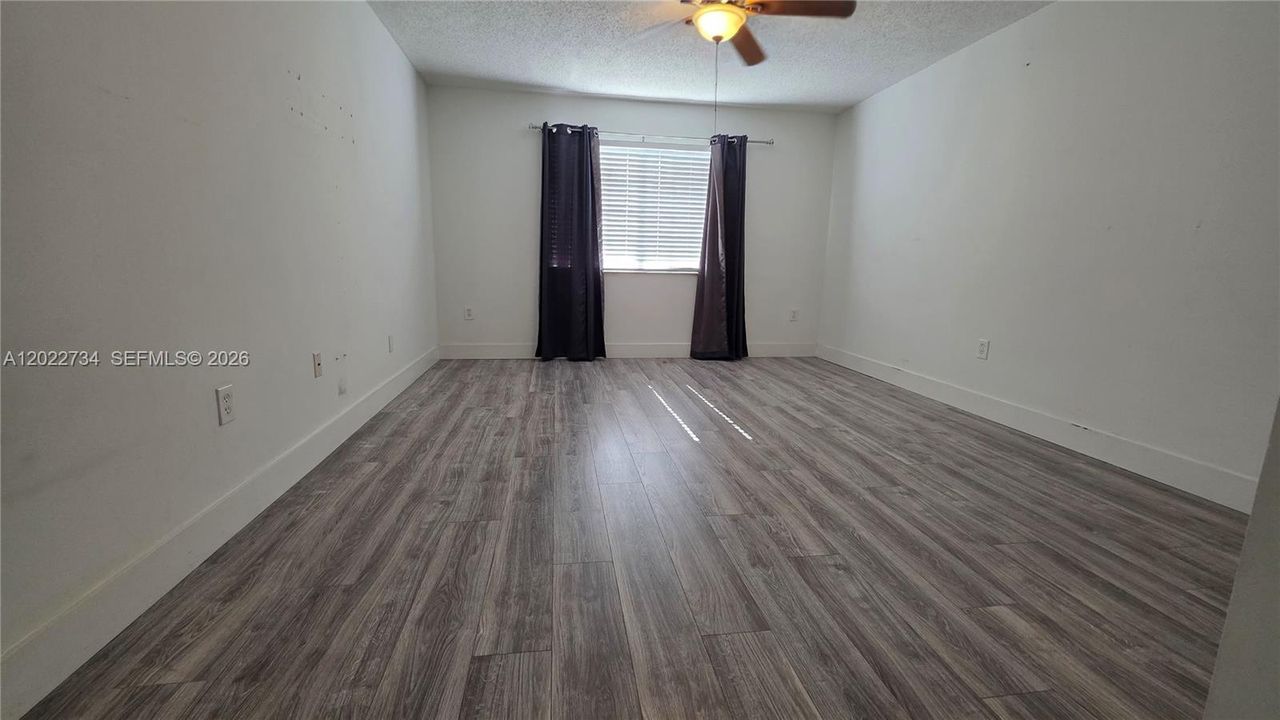 For Rent: $2,350 (2 beds, 2 baths, 1246 Square Feet)