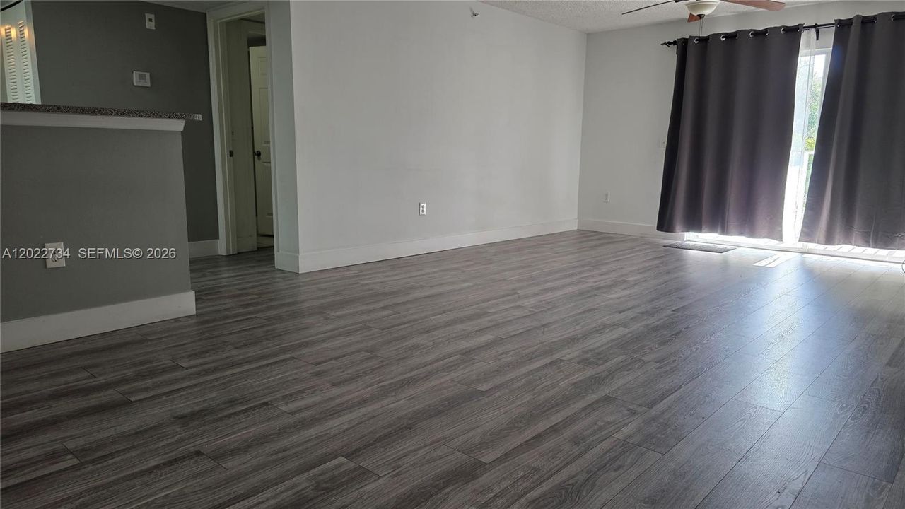 For Rent: $2,350 (2 beds, 2 baths, 1246 Square Feet)