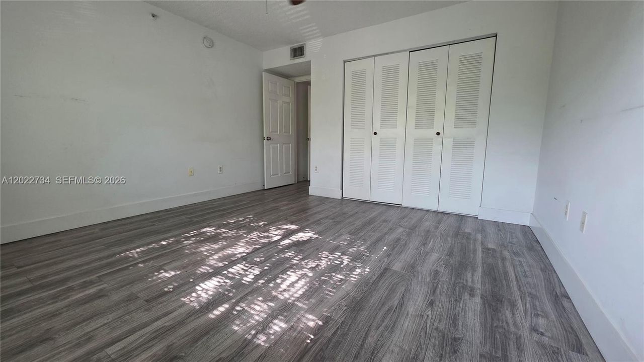 For Rent: $2,350 (2 beds, 2 baths, 1246 Square Feet)