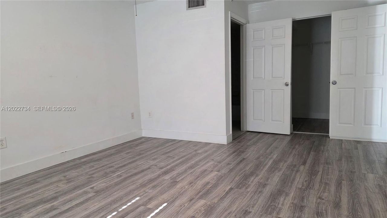 For Rent: $2,350 (2 beds, 2 baths, 1246 Square Feet)