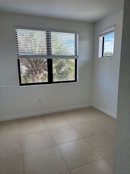 For Rent: $1,950 (2 beds, 2 baths, 1327 Square Feet)