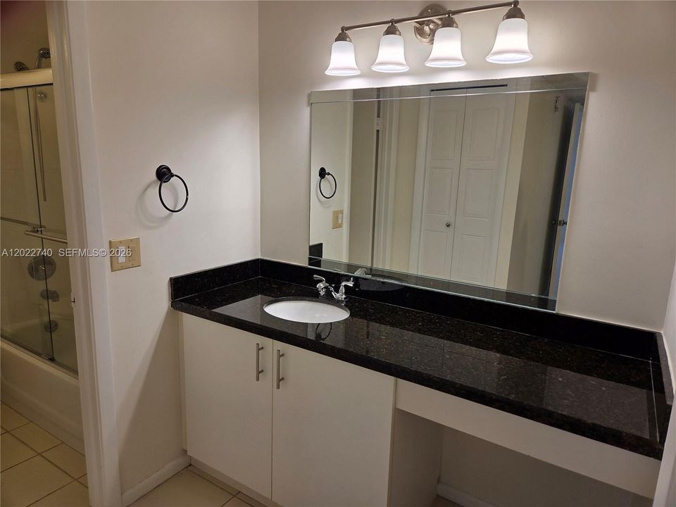 En Renta: $2,390 (2 camas, 2 baños, 1231 Pies cuadrados)