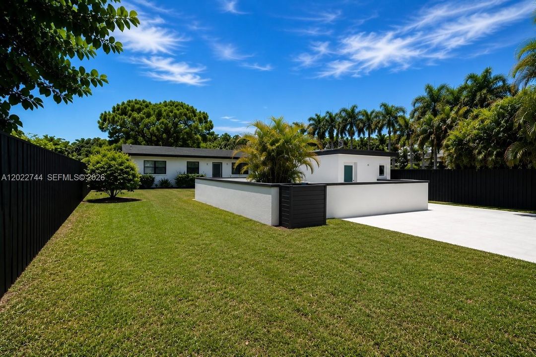For Rent: $5,950 (5 beds, 3 baths, 2153 Square Feet)
