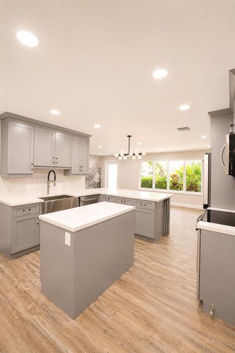 For Rent: $5,950 (5 beds, 3 baths, 2153 Square Feet)