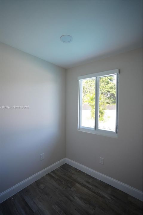 For Rent: $5,950 (5 beds, 3 baths, 2153 Square Feet)