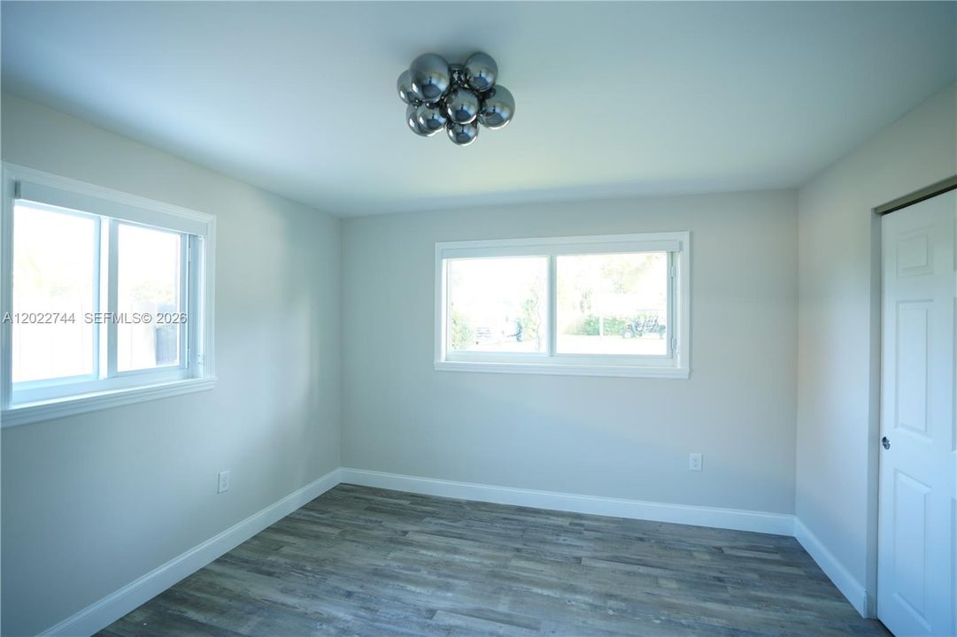 For Rent: $5,950 (5 beds, 3 baths, 2153 Square Feet)