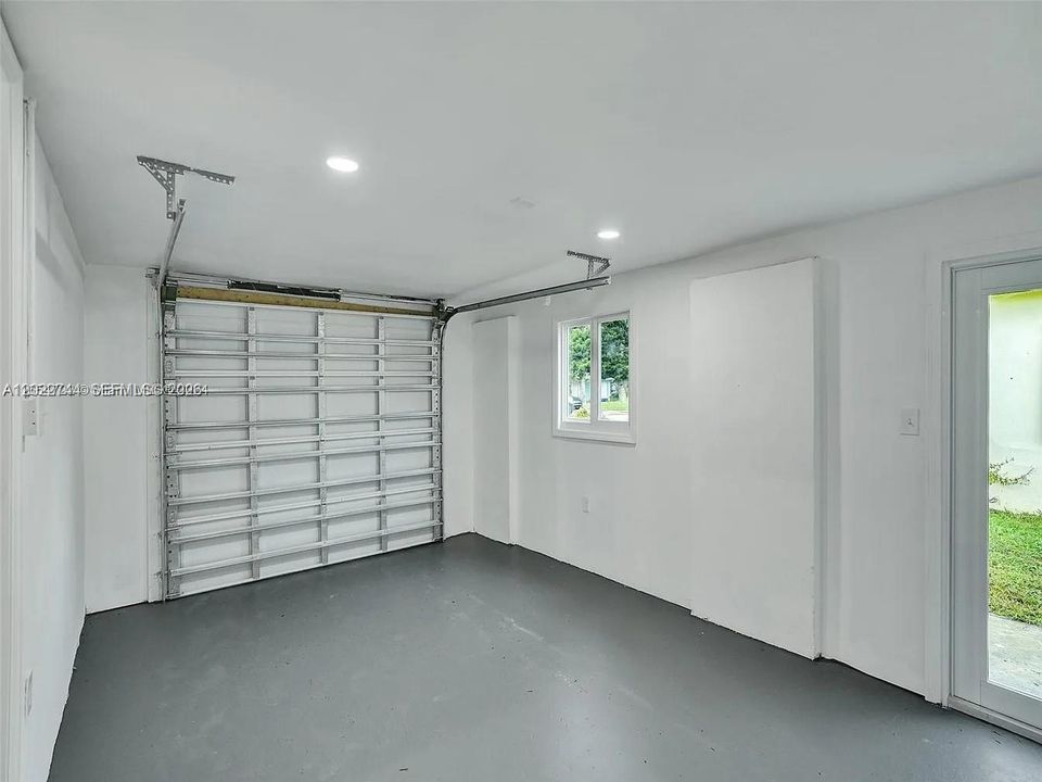 Recientemente alquilado: $5,950 (5 camas, 3 baños, 2153 Pies cuadrados)