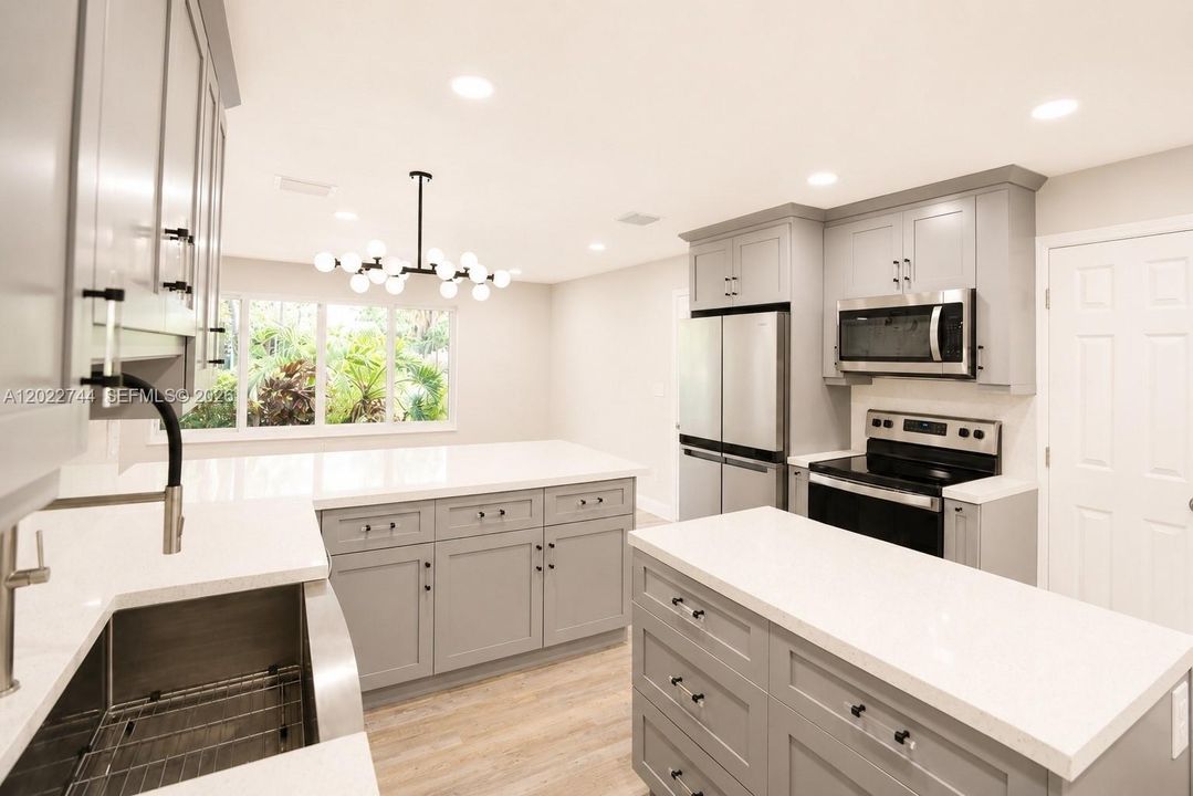 For Rent: $5,950 (5 beds, 3 baths, 2153 Square Feet)