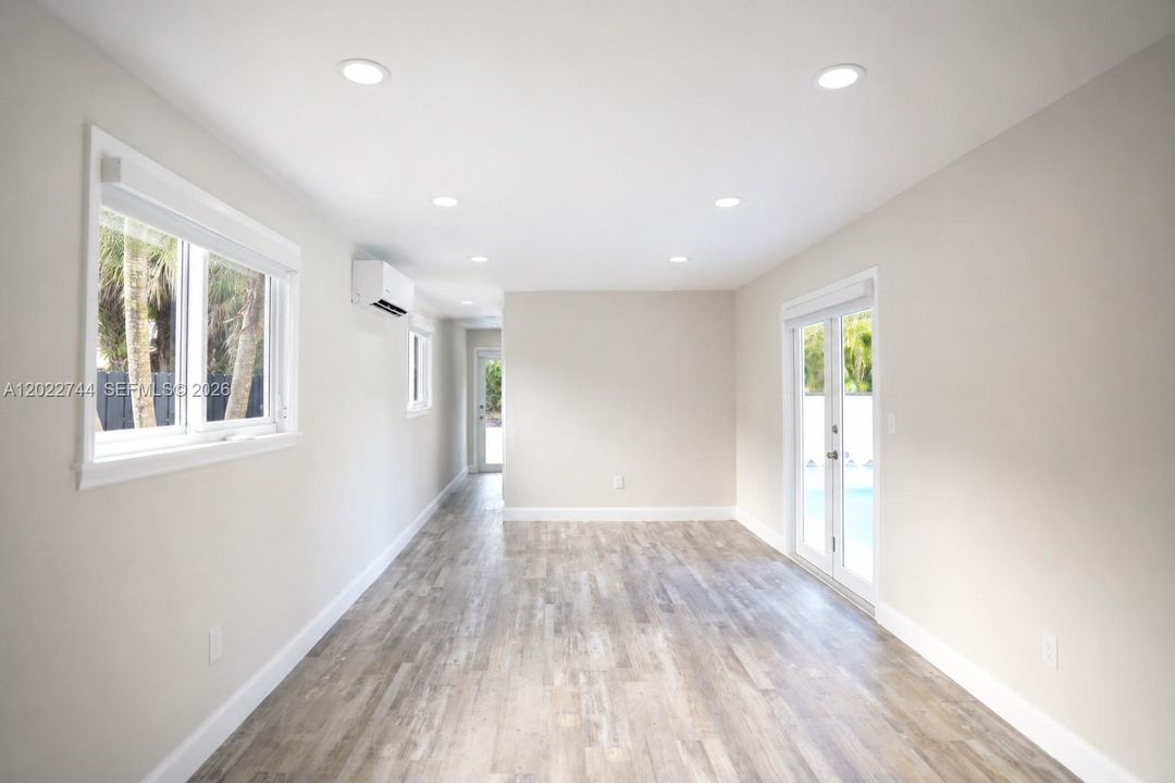 For Rent: $5,950 (5 beds, 3 baths, 2153 Square Feet)