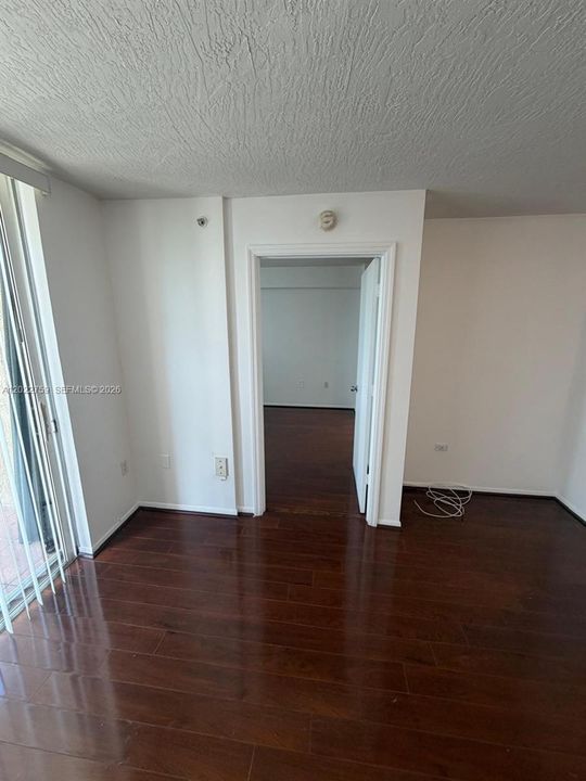 Activo con contrato: $1,950 (1 camas, 1 baños, 635 Pies cuadrados)