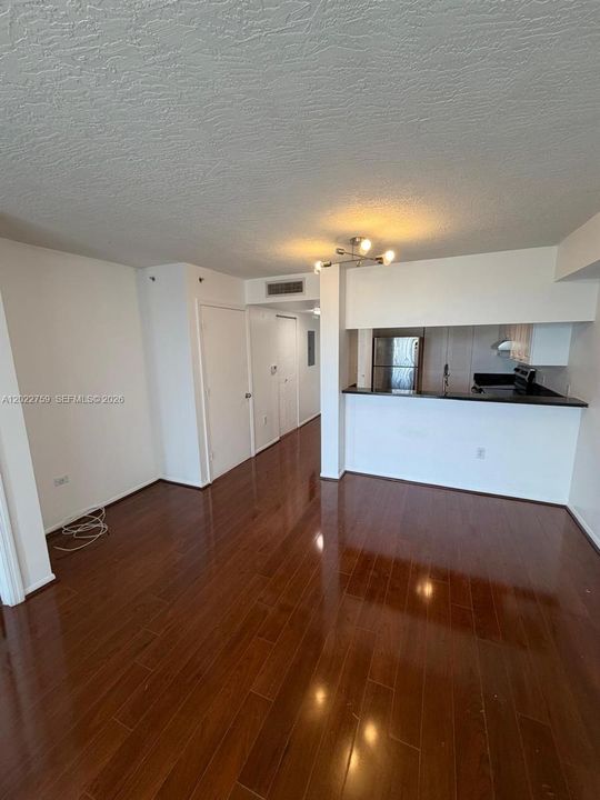 Activo con contrato: $1,950 (1 camas, 1 baños, 635 Pies cuadrados)
