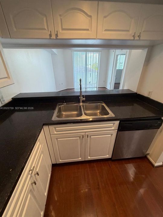 Activo con contrato: $1,950 (1 camas, 1 baños, 635 Pies cuadrados)