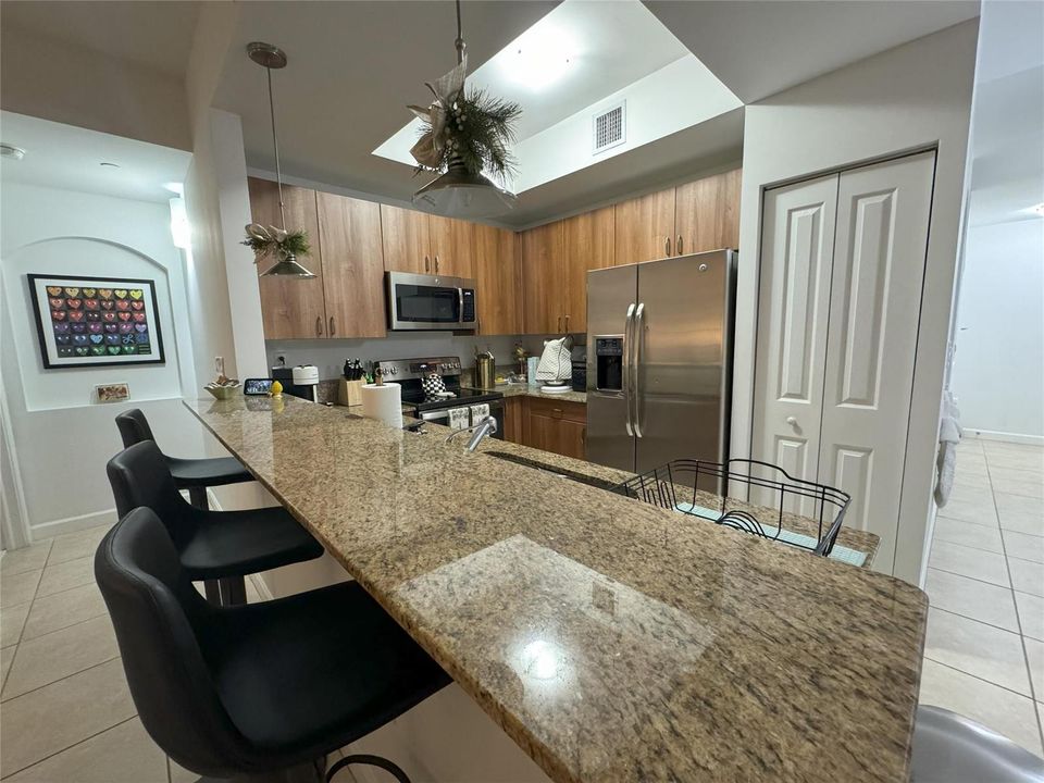 EAT-IN KITCHEN