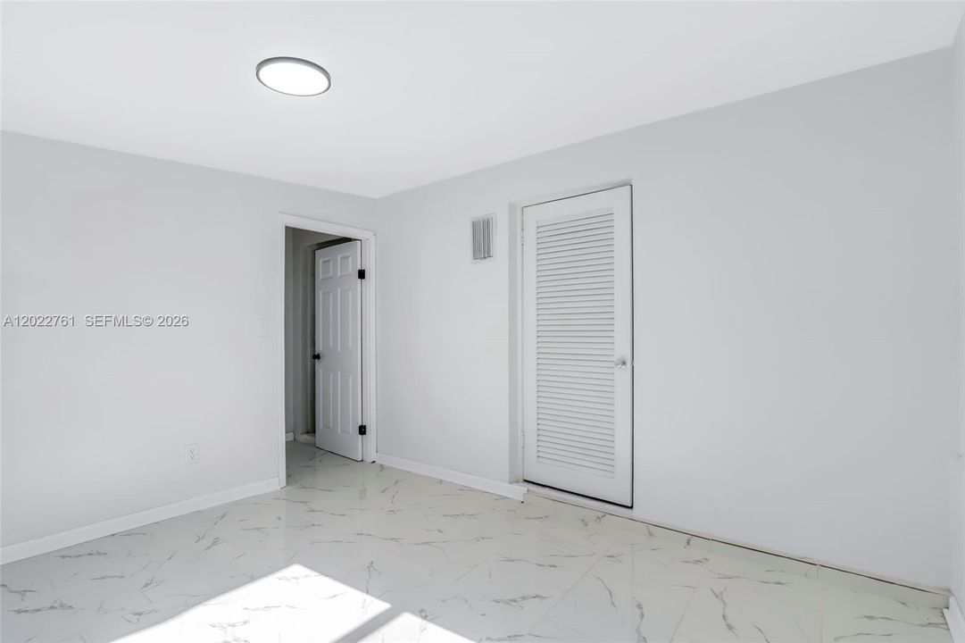 В аренду: $3,500 (3 спален, 1 ванн, 938 Квадратных фут)