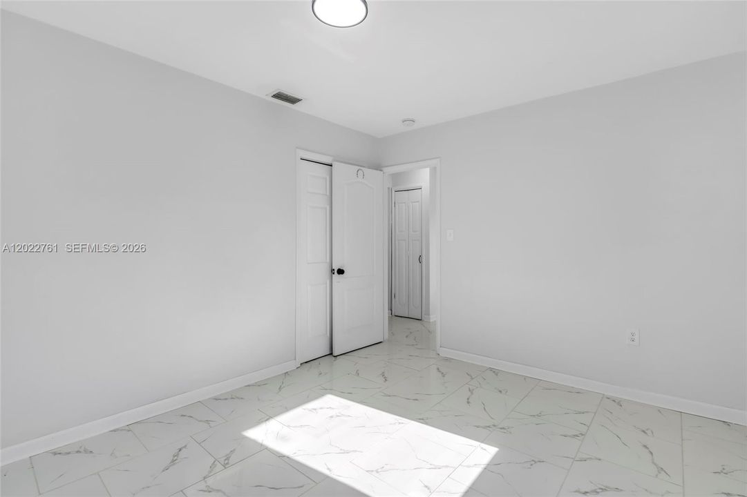 В аренду: $3,500 (3 спален, 1 ванн, 938 Квадратных фут)