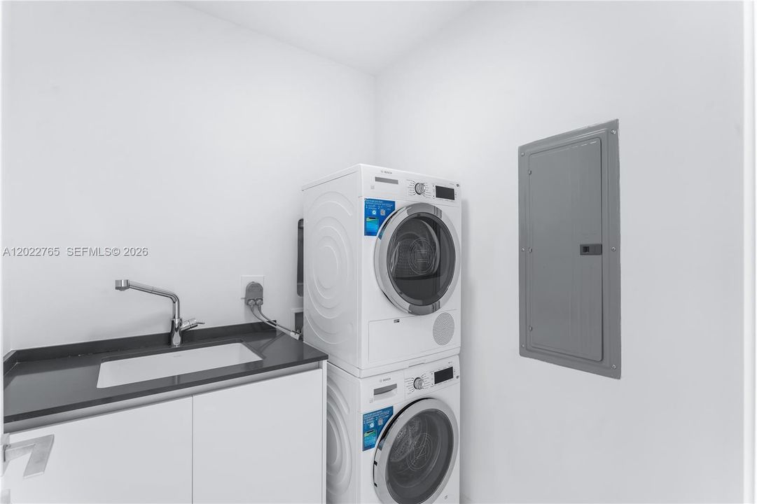 В аренду: $17,500 (3 спален, 3 ванн, 2422 Квадратных фут)