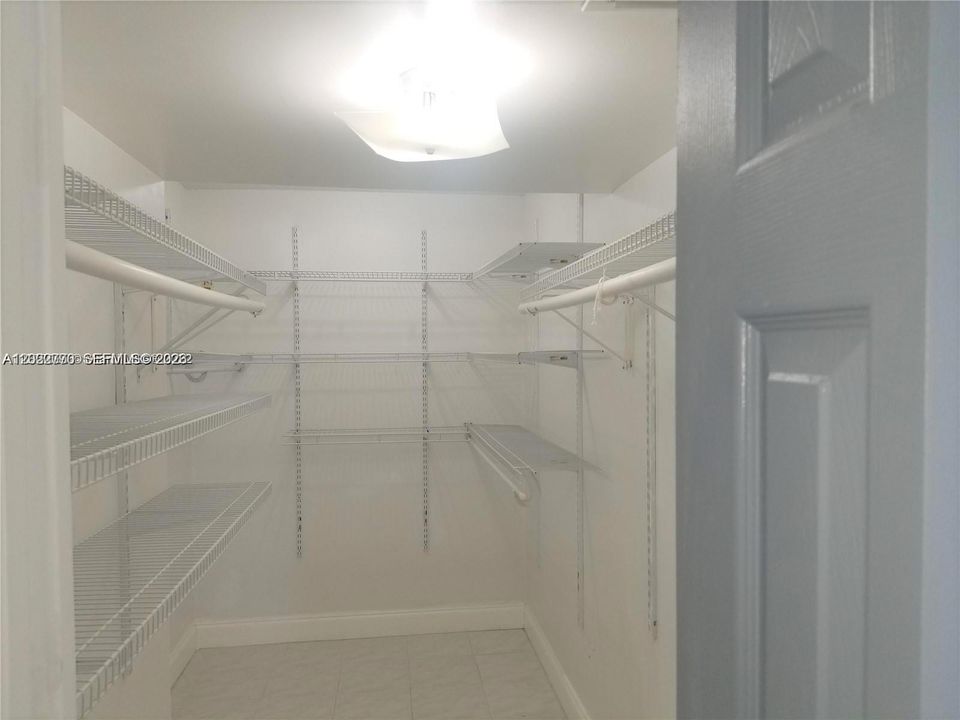 В аренду: $2,975 (2 спален, 2 ванн, 1357 Квадратных фут)