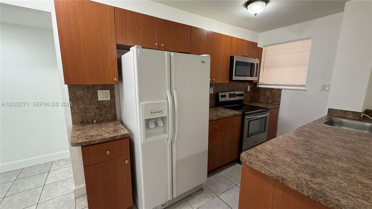 For Rent: $2,200 (3 beds, 2 baths, 1056 Square Feet)