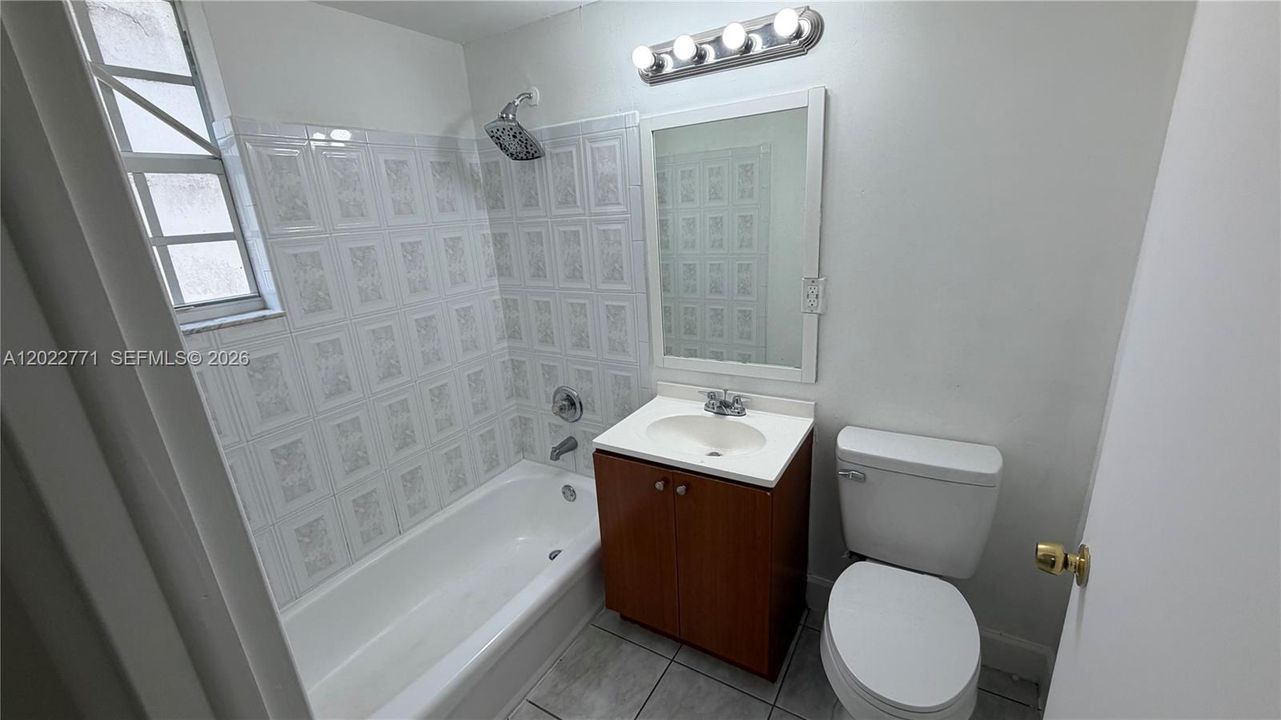For Rent: $2,200 (3 beds, 2 baths, 1056 Square Feet)