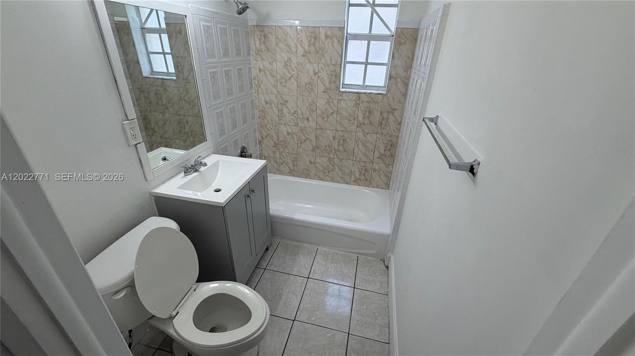 For Rent: $2,200 (3 beds, 2 baths, 1056 Square Feet)