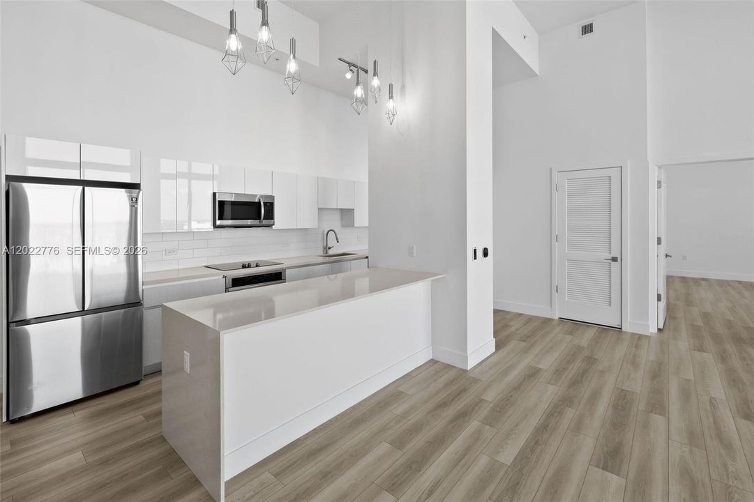 В аренду: $8,750 (3 спален, 3 ванн, 2156 Квадратных фут)