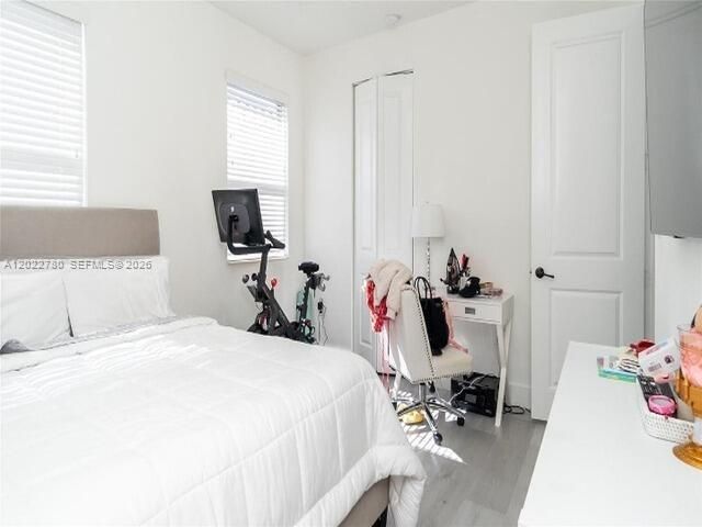 For Rent: $3,950 (3 beds, 3 baths, 2025 Square Feet)