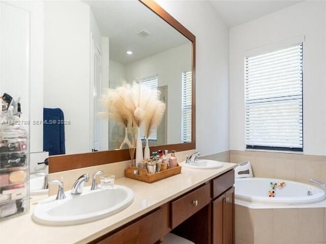 For Rent: $3,950 (3 beds, 3 baths, 2025 Square Feet)