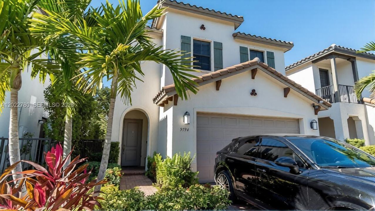 For Rent: $3,950 (3 beds, 3 baths, 2025 Square Feet)