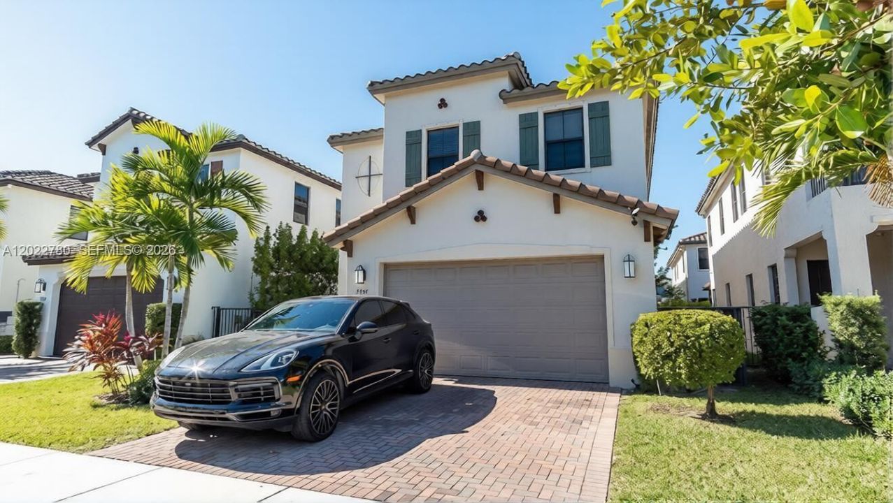 For Rent: $3,950 (3 beds, 3 baths, 2025 Square Feet)