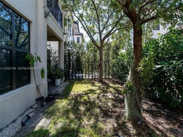 For Rent: $3,950 (3 beds, 3 baths, 2025 Square Feet)