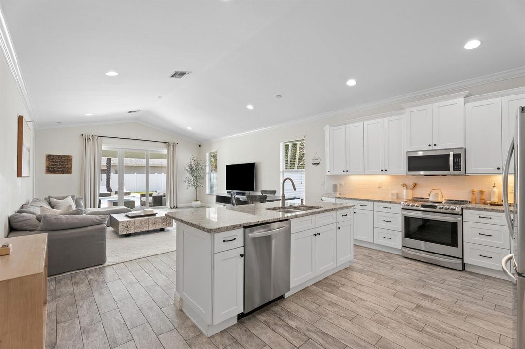 Kitchen/Living Area