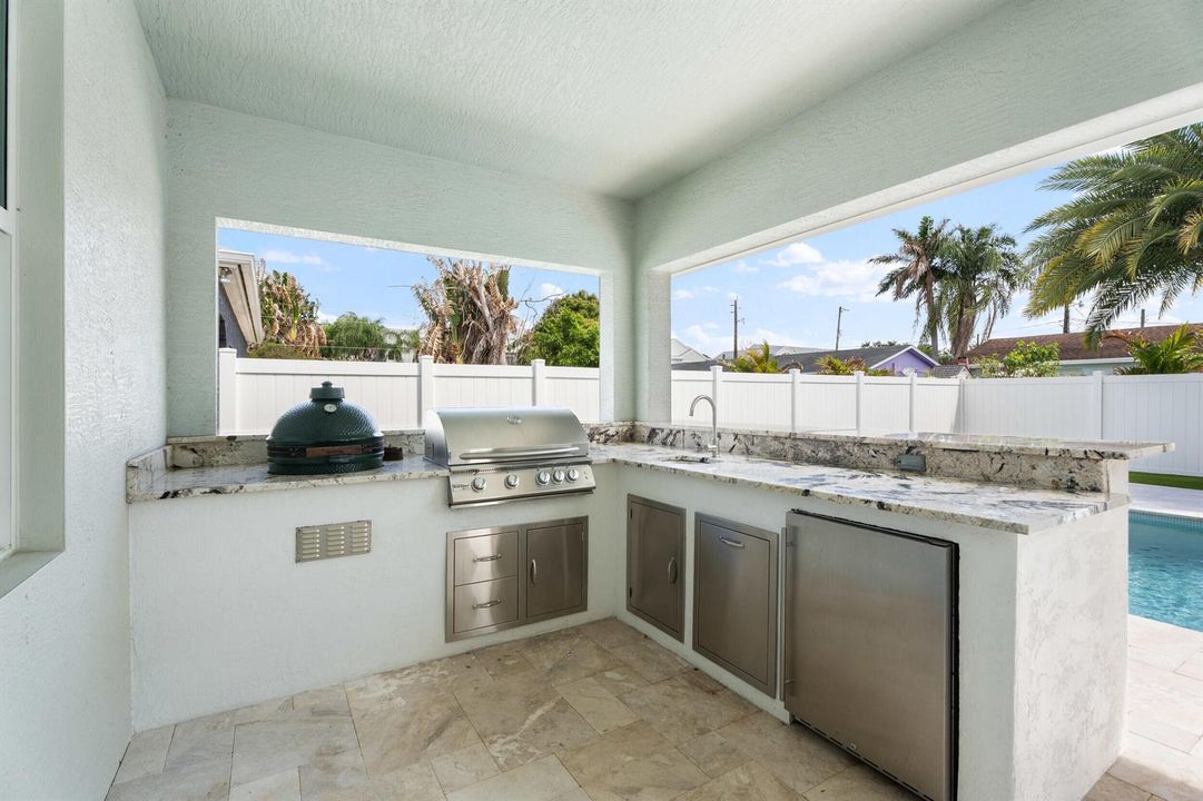 Outdoor Kitchen