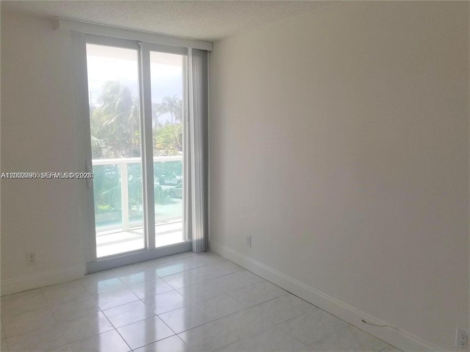 For Sale: $425,000 (2 beds, 2 baths, 1357 Square Feet)