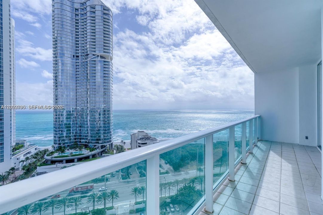 For Sale: $425,000 (2 beds, 2 baths, 1357 Square Feet)