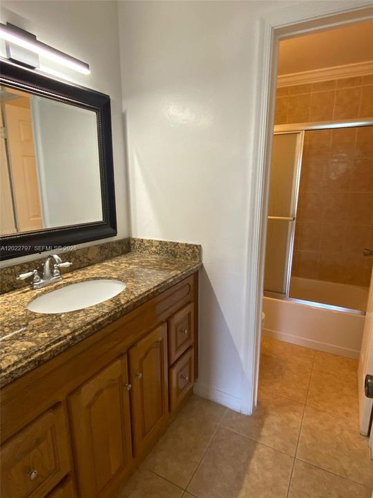 For Sale: $219,000 (2 beds, 2 baths, 1250 Square Feet)
