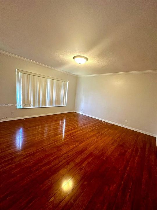 For Sale: $219,000 (2 beds, 2 baths, 1250 Square Feet)