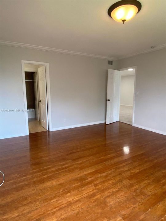 For Sale: $219,000 (2 beds, 2 baths, 1250 Square Feet)