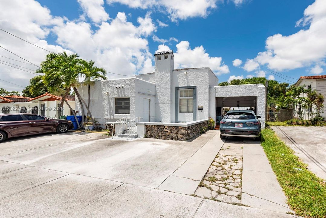 Active With Contract: $600,000 (0 beds, 0 baths, 1239 Square Feet)