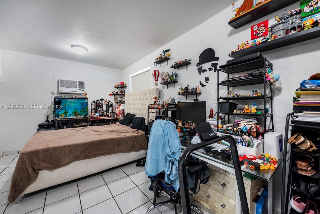 Active With Contract: $600,000 (0 beds, 0 baths, 1239 Square Feet)