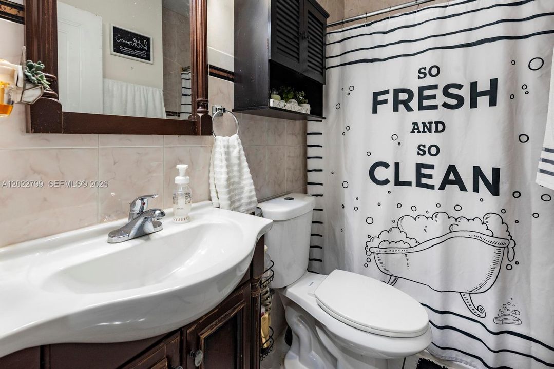 Active With Contract: $600,000 (0 beds, 0 baths, 1239 Square Feet)