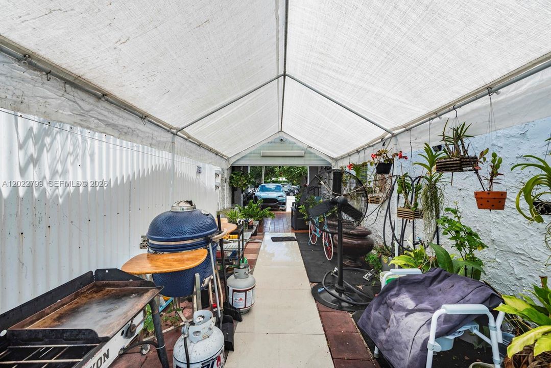 Active With Contract: $600,000 (0 beds, 0 baths, 1239 Square Feet)
