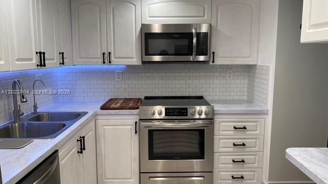 For Rent: $3,900 (2 beds, 2 baths, 1268 Square Feet)
