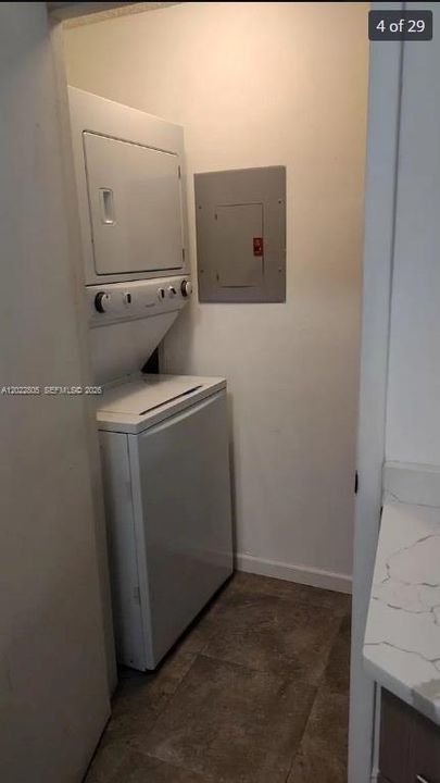 En Venta: $245,000 (2 camas, 2 baños, 1024 Pies cuadrados)
