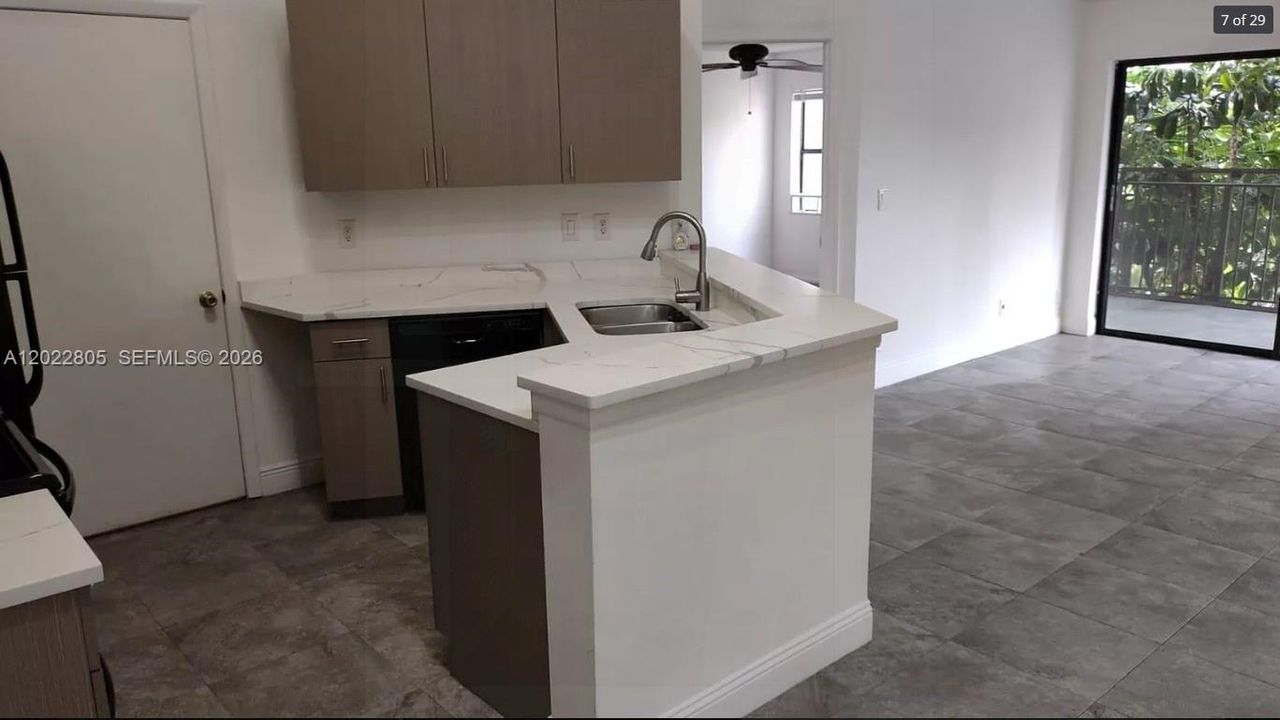 En Venta: $245,000 (2 camas, 2 baños, 1024 Pies cuadrados)