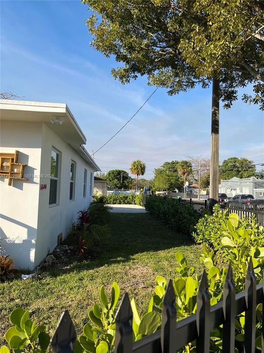 For Sale: $649,000 (4 beds, 2 baths, 1386 Square Feet)