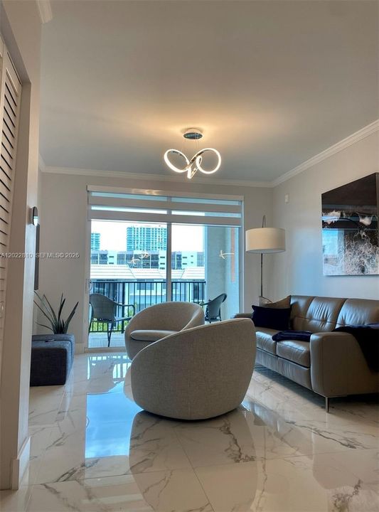For Sale: $469,900 (2 beds, 2 baths, 1024 Square Feet)